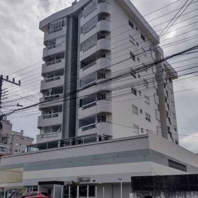 Cobertura com 129m², 3 quartos, 3 suítes, 2 garagens, no bairro Estreito em Florianópolis
