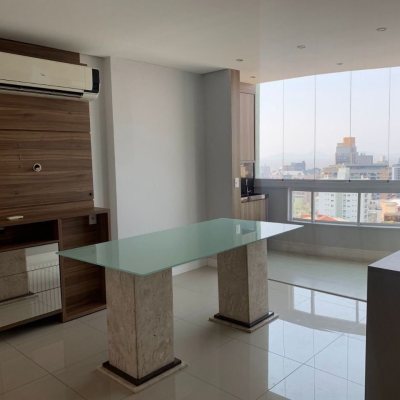 Cobertura com 129m², 3 quartos, 3 suítes, 2 garagens, no bairro Estreito em Florianópolis