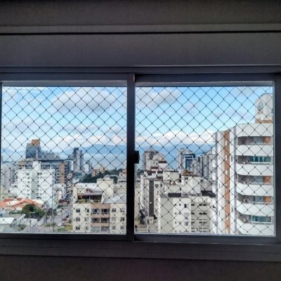 Cobertura com 129m², 3 quartos, 3 suítes, 2 garagens, no bairro Estreito em Florianópolis