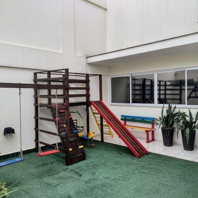 Cobertura com 129m², 3 quartos, 3 suítes, 2 garagens, no bairro Estreito em Florianópolis