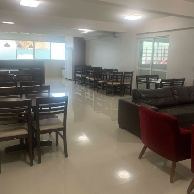 Cobertura com 129m², 3 quartos, 3 suítes, 2 garagens, no bairro Estreito em Florianópolis