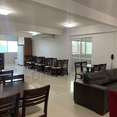 Cobertura com 129m², 3 quartos, 3 suítes, 2 garagens, no bairro Estreito em Florianópolis