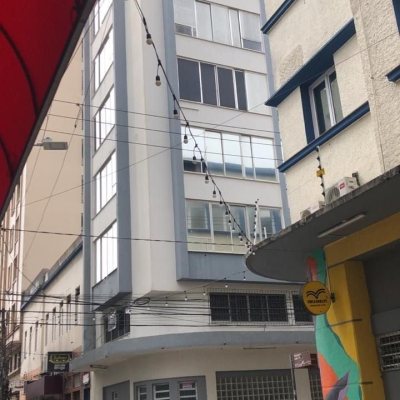 Predio com 588m², no bairro Centro em Florianópolis