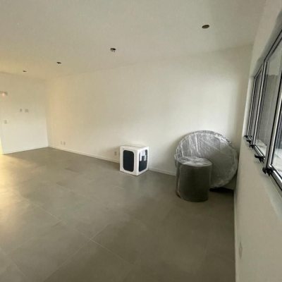 Sala com 29m², 1 garagem, no bairro Balneário em Florianópolis