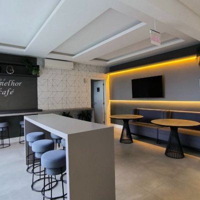 Sala com 29m², 1 garagem, no bairro Balneário em Florianópolis