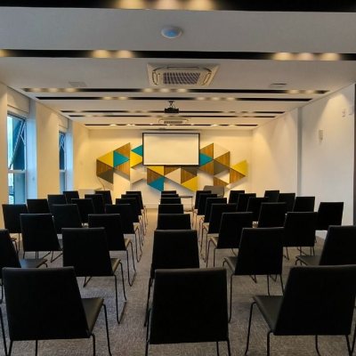 Sala com 29m², 1 garagem, no bairro Balneário em Florianópolis