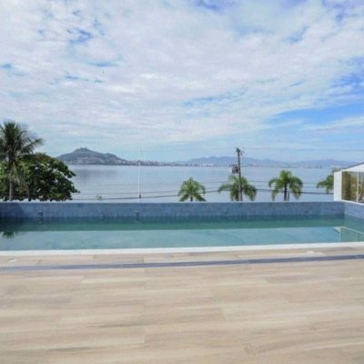 Apartamentos com 128m², 3 quartos, 3 suítes, 2 garagens, no bairro Cacupé em Florianópolis
