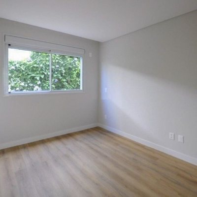 Apartamentos com 128m², 3 quartos, 3 suítes, 2 garagens, no bairro Cacupé em Florianópolis