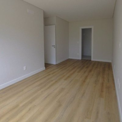 Apartamentos com 128m², 3 quartos, 3 suítes, 2 garagens, no bairro Cacupé em Florianópolis