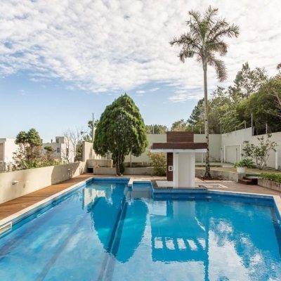 Casa Residencial com 530m², 4 quartos, 2 suítes, 2 garagens, no bairro João Paulo em Florianópolis