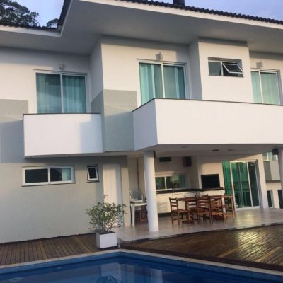 Casa Residencial com 530m², 4 quartos, 2 suítes, 2 garagens, no bairro João Paulo em Florianópolis