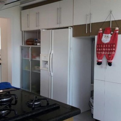Casa Residencial com 530m², 4 quartos, 2 suítes, 2 garagens, no bairro João Paulo em Florianópolis