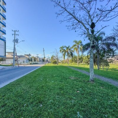 Apartamentos com 81m², 2 quartos, 2 suítes, 1 garagem, no bairro Pedra Branca em Palhoça