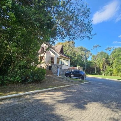 Terrenos Residenciais com 390m², no bairro Rio Tavares em Florianópolis