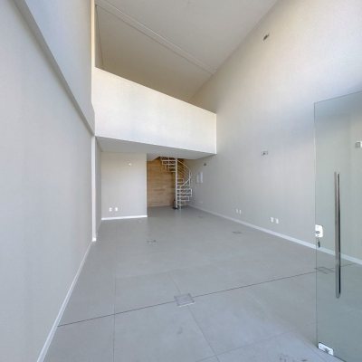 Loja com 79m², 2 garagens, no bairro Trindade em Florianópolis