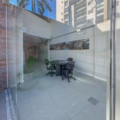 Loja com 77m², 1 garagem, no bairro Trindade em Florianópolis