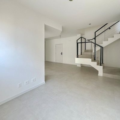 Apartamentos com 111m², 2 quartos, 1 suíte, 2 garagens, no bairro Estreito em Florianópolis