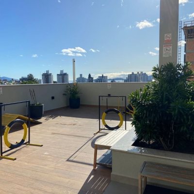 Apartamentos com 111m², 2 quartos, 1 suíte, 2 garagens, no bairro Estreito em Florianópolis