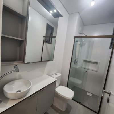Apartamentos com 67m², 2 quartos, 1 suíte, 1 garagem, no bairro Córrego Grande em Florianópolis