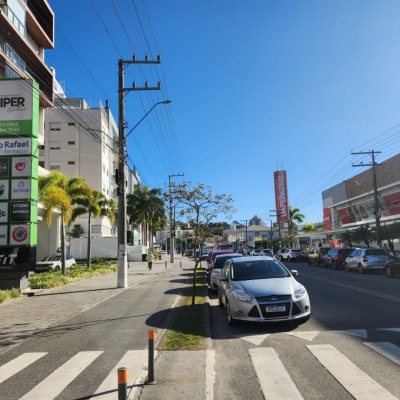 Apartamentos com 67m², 2 quartos, 1 suíte, 1 garagem, no bairro Córrego Grande em Florianópolis