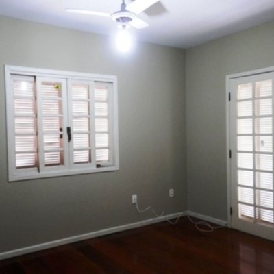 Casa Residencial com 288m², 4 quartos, 2 suítes, 4 garagens, no bairro Coloninha em Florianópolis