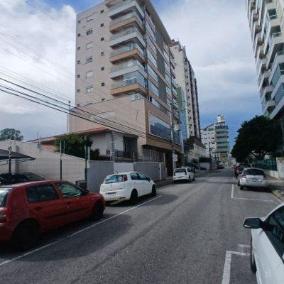 Apartamentos com 113m², 3 quartos, 1 suíte, 1 garagem, no bairro Kobrasol em São José