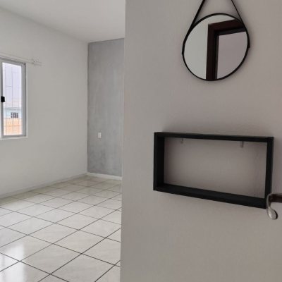 Casa Residencial com 312m², 6 quartos, 4 garagens, no bairro Carianos em Florianópolis