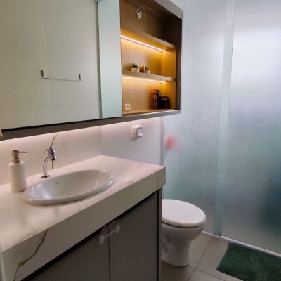 Casa Residencial com 312m², 6 quartos, 4 garagens, no bairro Carianos em Florianópolis