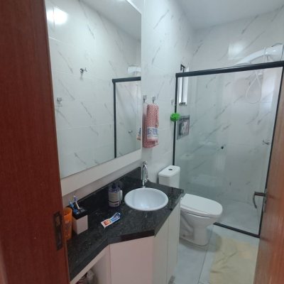 Cobertura com 101m², 3 quartos, 1 suíte, 2 garagens, no bairro Ingleses do Rio Vermelho em Florianópolis
