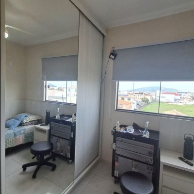 Cobertura com 101m², 3 quartos, 1 suíte, 2 garagens, no bairro Ingleses do Rio Vermelho em Florianópolis