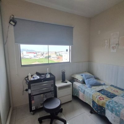 Cobertura com 101m², 3 quartos, 1 suíte, 2 garagens, no bairro Ingleses do Rio Vermelho em Florianópolis