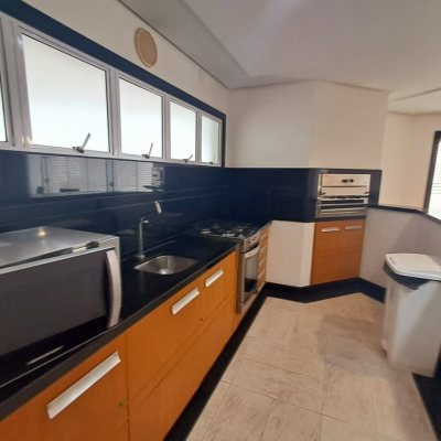 Apartamentos com 160m², 3 quartos, 2 suítes, 2 garagens, no bairro Jurerê Internacional em Florianópolis