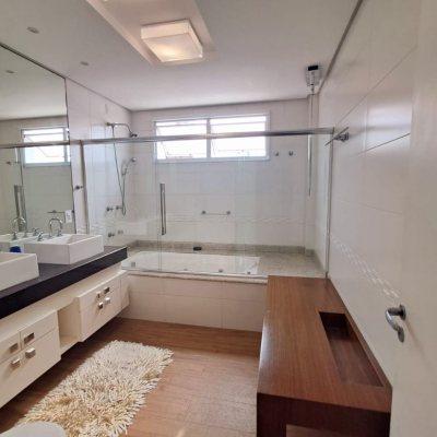 Apartamentos com 160m², 3 quartos, 2 suítes, 2 garagens, no bairro Jurerê Internacional em Florianópolis