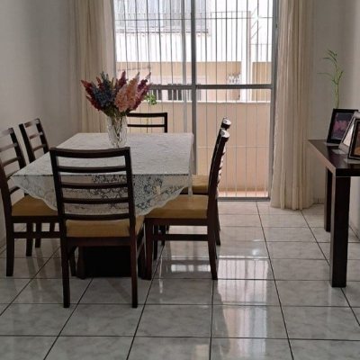 Apartamentos com 95m², 3 quartos, 1 suíte, 1 garagem, no bairro Canto em Florianópolis