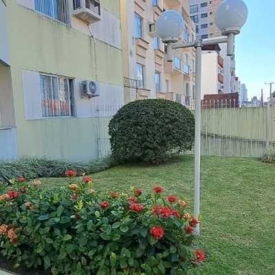 Apartamentos com 95m², 3 quartos, 1 suíte, 1 garagem, no bairro Canto em Florianópolis