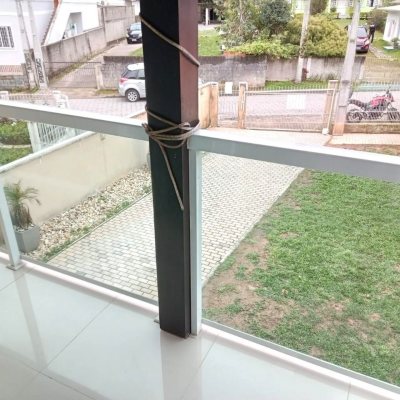 Casa Residencial com 147m², 4 quartos, 1 suíte, 4 garagens, no bairro São Sebastião em Palhoça