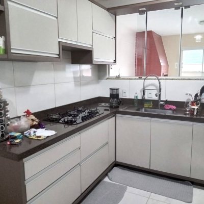 Casa Residencial com 147m², 4 quartos, 1 suíte, 4 garagens, no bairro São Sebastião em Palhoça