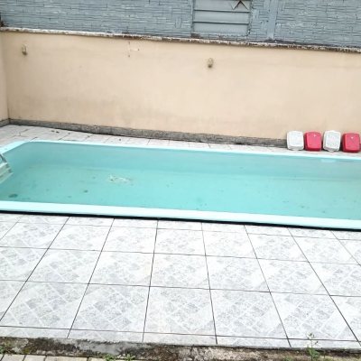 Casa Residencial com 147m², 4 quartos, 1 suíte, 4 garagens, no bairro São Sebastião em Palhoça