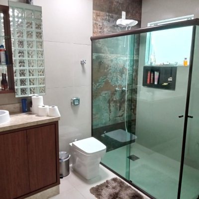 Casa Residencial com 147m², 4 quartos, 1 suíte, 4 garagens, no bairro São Sebastião em Palhoça