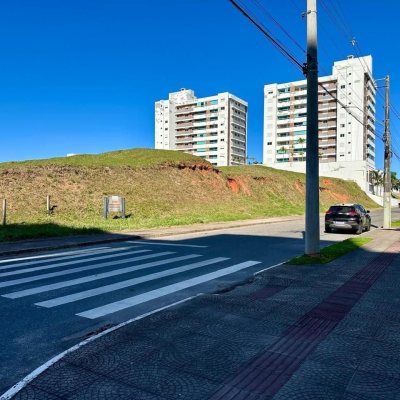 Apartamentos com 98m², 3 quartos, 1 suíte, 2 garagens, no bairro Jardim Atlântico em Florianópolis