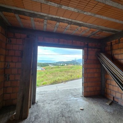 Sobrado Residencial com 110m², 2 quartos, 2 suítes, 1 garagem, no bairro Forquilhas em São José