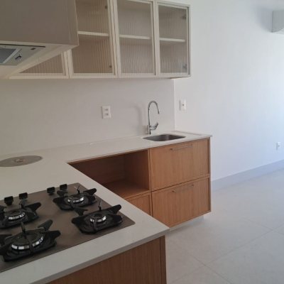 Apartamentos com 49m², 1 quarto, 1 garagem, no bairro Canto em Florianópolis