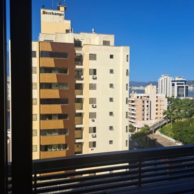 Apartamentos com 49m², 1 quarto, 1 garagem, no bairro Canto em Florianópolis