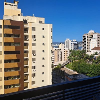 Apartamentos com 49m², 1 quarto, 1 garagem, no bairro Canto em Florianópolis