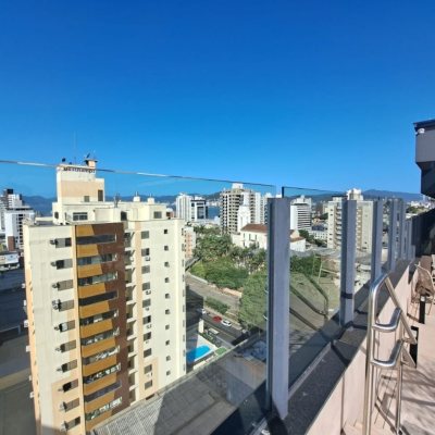 Apartamentos com 49m², 1 quarto, 1 garagem, no bairro Canto em Florianópolis