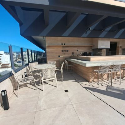 Apartamentos com 49m², 1 quarto, 1 garagem, no bairro Canto em Florianópolis