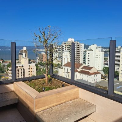 Apartamentos com 49m², 1 quarto, 1 garagem, no bairro Canto em Florianópolis