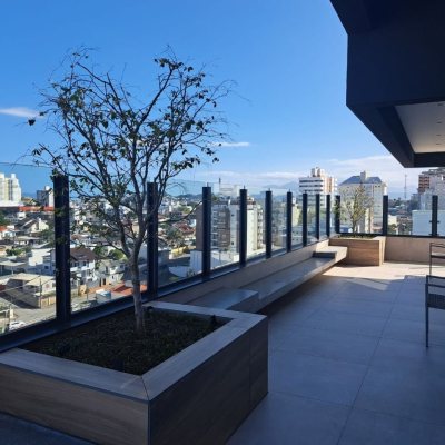 Apartamentos com 49m², 1 quarto, 1 garagem, no bairro Canto em Florianópolis