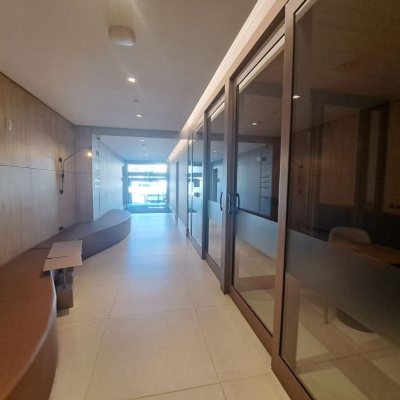 Apartamentos com 49m², 1 quarto, 1 garagem, no bairro Canto em Florianópolis