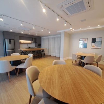 Apartamentos com 49m², 1 quarto, 1 garagem, no bairro Canto em Florianópolis